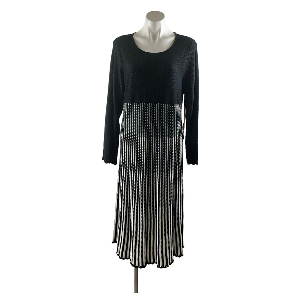 ASHRO Knitted and Embroidered Black and‎ White Midi Dress
